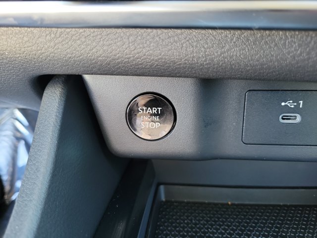 Used 2026 Nissan Rogue SV FWD image 34