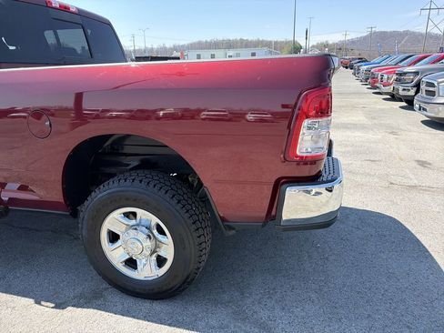 Used 2024 RAM 2500 Tradesman w/ Chrome Appearance Group AWD/4WD image 9
