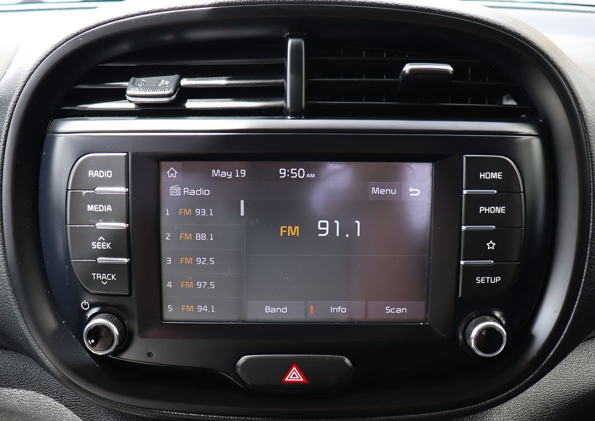 Used 2020 Kia Soul LX FWD image 47