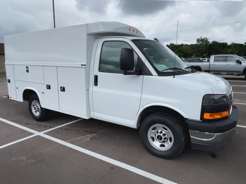 New 2025 GMC Savana 3500 w/ Power Convenience Package image 34