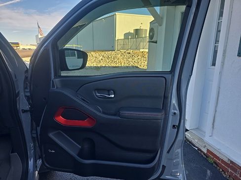 Used 2023 Nissan Frontier PRO-4X w/ Pro-4X Premium Package image 23