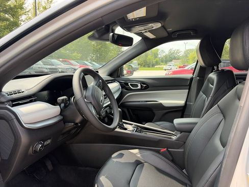 New 2026 Jeep Compass Limited AWD/4WD image 17