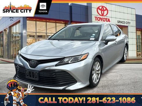 Used 2019 Toyota Camry LE w/ Convenience Package image 1