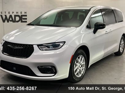 Used 2024 Chrysler Pacifica Touring-L