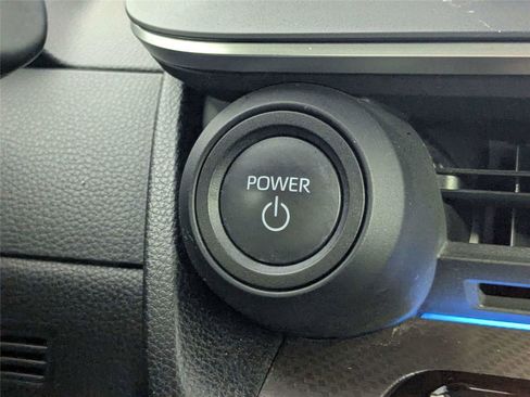 Used 2023 Toyota Prius XLE FWD image 28
