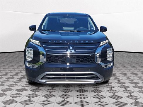 New 2026 Mitsubishi Outlander SE image 2