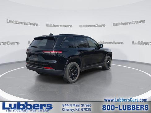 Used 2025 Jeep Grand Cherokee Altitude image 8