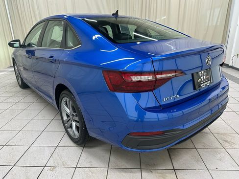 Used 2023 Volkswagen Jetta SE image 8