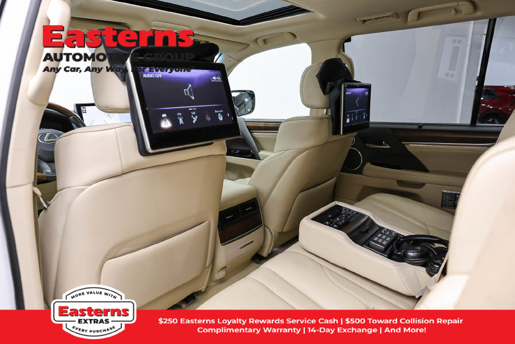 Used 2021 Lexus LX 570 4WD w/ Luxury Package image 26