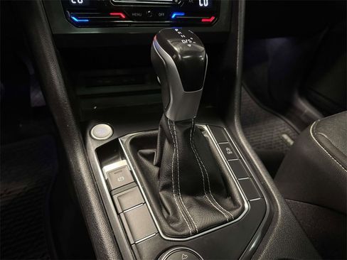 Used 2022 Volkswagen Tiguan SE image 24