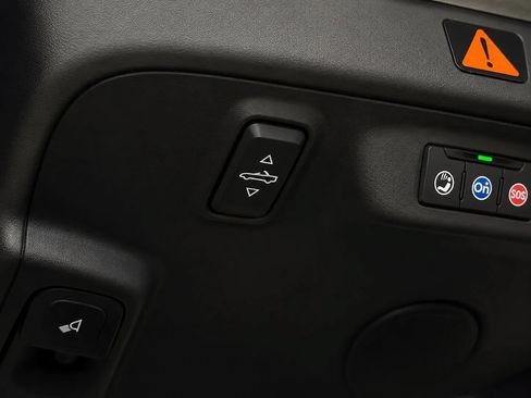 Used 2020 Chevrolet Camaro ZL1 RWD image 44
