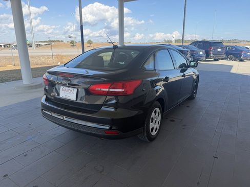 Used 2017 Ford Focus S image 5