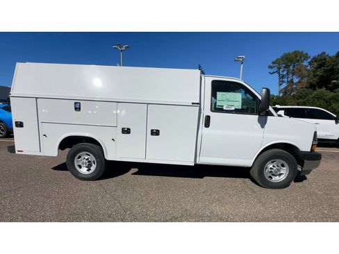 New 2025 Chevrolet Express 3500 Work Van w/ Power Convenience Package image 3