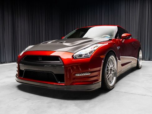 Used 2016 Nissan GT-R Premium AWD/4WD image 32