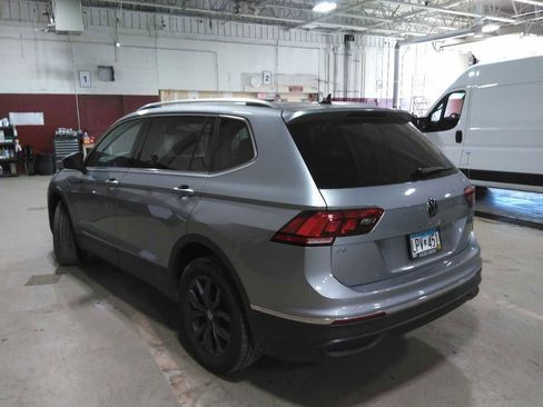 Used 2024 Volkswagen Tiguan SE AWD/4WD image 3