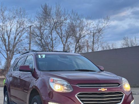 Used 2017 Chevrolet Equinox LT w/ Convenience Package image 2