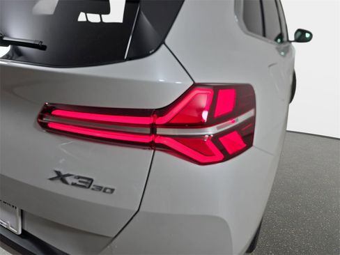 Used 2025 BMW X3 xDrive30i w/ Convenience Package image 38
