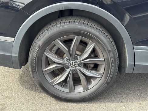 Used 2023 Volkswagen Tiguan SE image 19