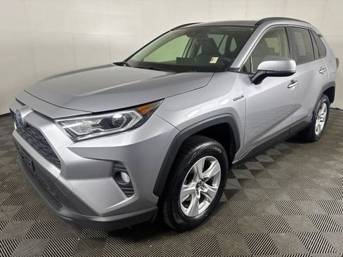 Used 2019 Toyota RAV4 XLE w/ Convenience Package AWD/4WD image 8