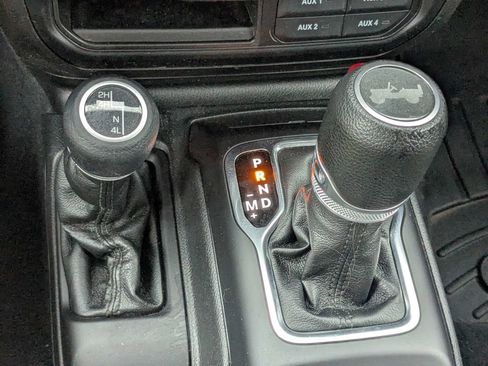 Used 2023 Jeep Wrangler Unlimited Sport AWD/4WD image 23