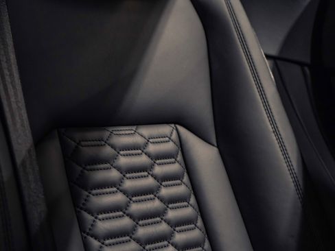Used 2019 Lamborghini Urus AWD/4WD image 11