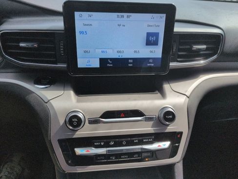 Used 2023 Ford Explorer XLT w/ Equipment Group 202A image 9