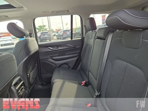 Used 2023 Jeep Grand Cherokee Laredo w/ Trailer Tow Prep Group (B) AWD/4WD image 20
