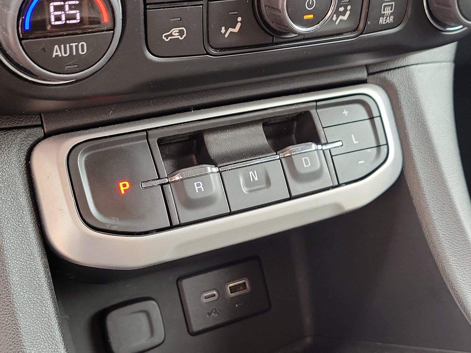 Used 2023 GMC Acadia SLE w/ Driver Convenience Package FWD image 29