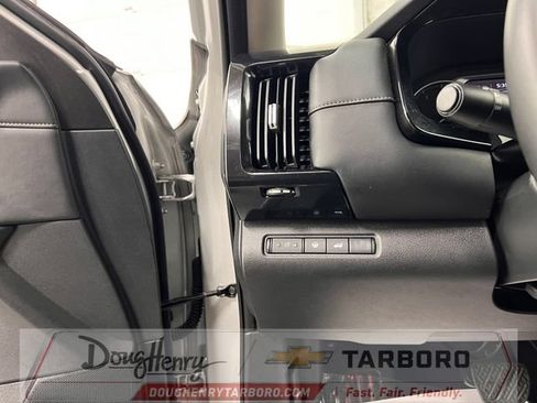 Used 2025 Nissan Pathfinder SV FWD image 30