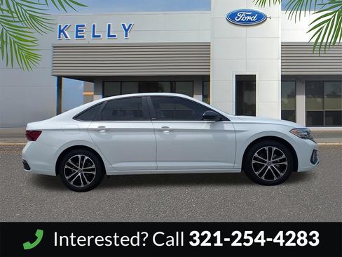 Used 2024 Volkswagen Jetta Sport FWD image 5