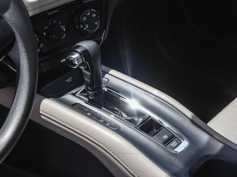 Certified 2021 Honda HR-V LX image 20