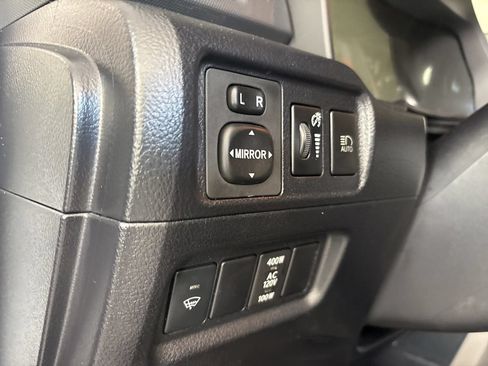 Used 2021 Toyota 4Runner Limited AWD/4WD image 11
