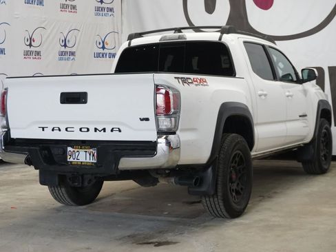 Used 2022 Toyota Tacoma TRD Off-Road w/ Black Out Package (TMS) AWD/4WD image 4