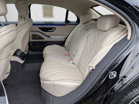 Certified 2023 Mercedes-Benz S 580 4MATIC Sedan image 19