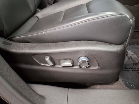 Certified 2025 Cadillac XT4 Premium Luxury FWD image 11