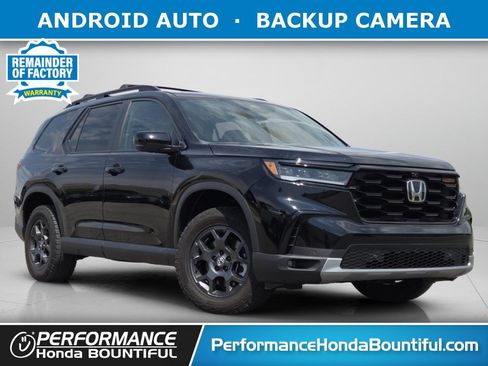 Used 2025 Honda Pilot TrailSport image 1