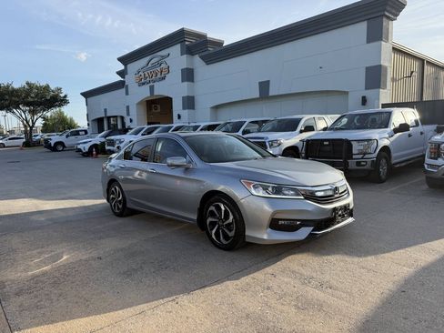 Used 2016 Honda Accord EX image 2