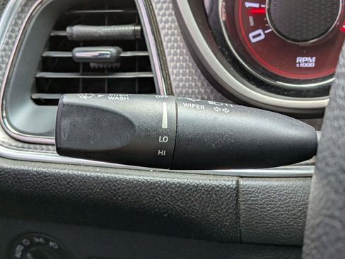 Used 2015 Dodge Challenger SRT Hellcat RWD image 23