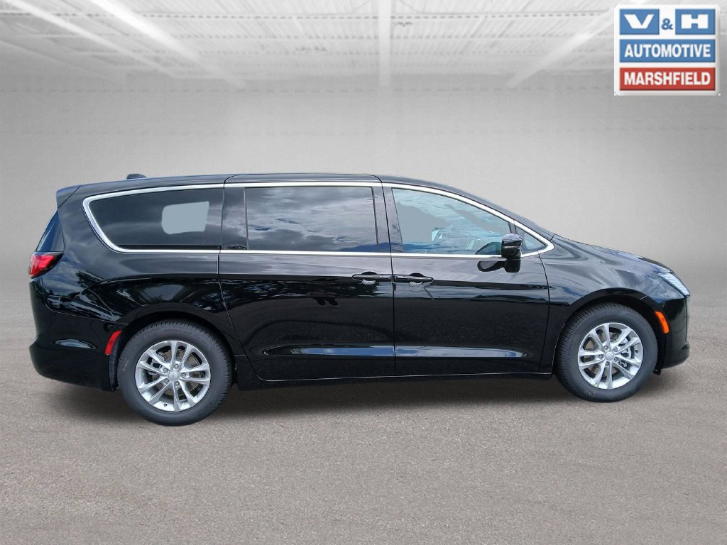 New 2027 Chrysler Pacifica Select FWD image 8