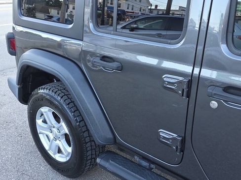 Used 2019 Jeep Wrangler Unlimited Sport S AWD/4WD image 7