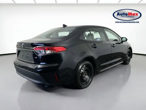 Used 2025 Toyota Corolla LE image 2