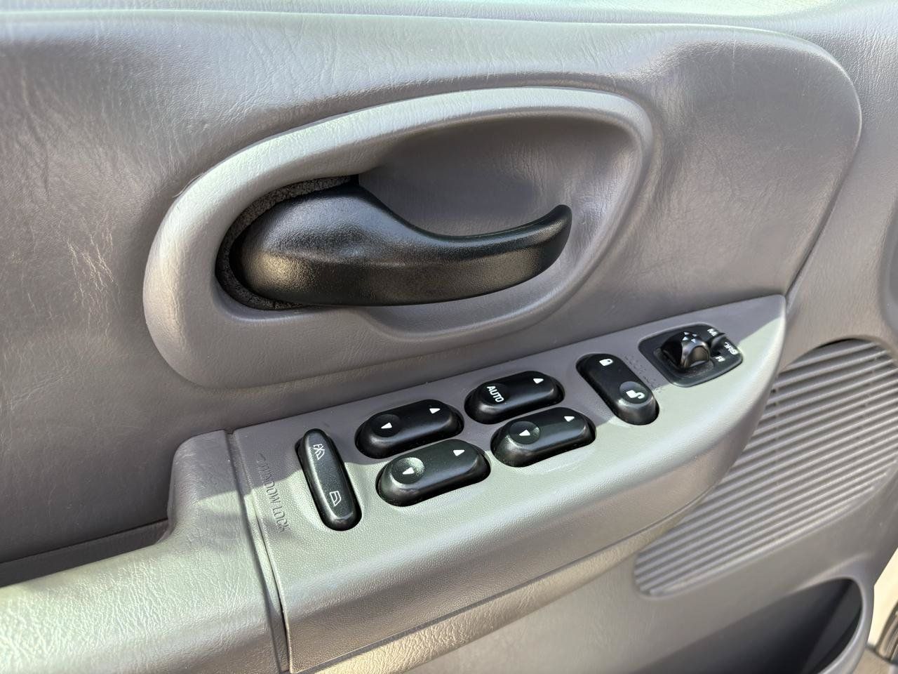 Used 2002 Ford F150 2WD SuperCrew image 48