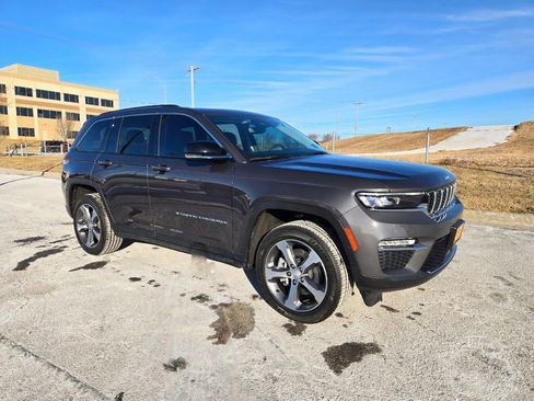 Used 2022 Jeep Grand Cherokee Limited 4xe image 6