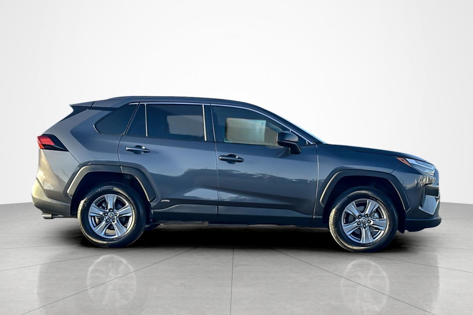 Used 2024 Toyota RAV4 LE AWD/4WD image 6