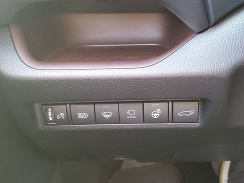 Used 2022 Toyota RAV4 Limited image 21