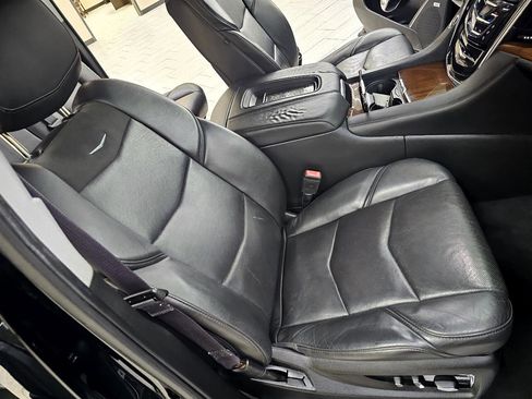 Used 2017 Cadillac Escalade ESV Premium Luxury image 23