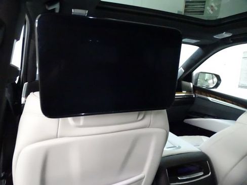 Used 2025 Cadillac Escalade ESV Sport Platinum AWD/4WD image 5