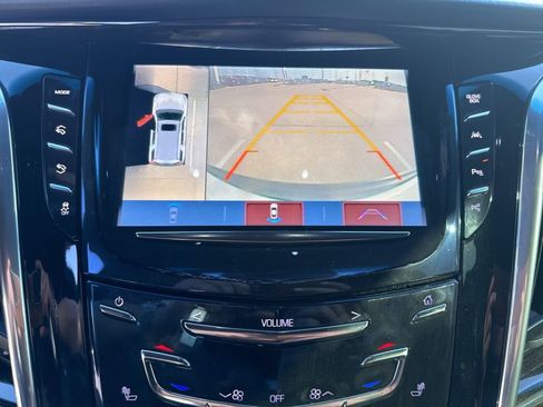 Used 2017 Cadillac Escalade Platinum image 13