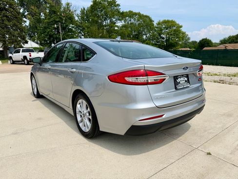 Used 2020 Ford Fusion SE FWD image 9