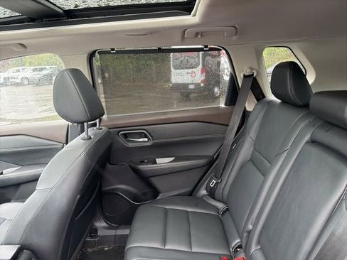 Used 2021 Nissan Rogue SL w/ Premium Package image 26